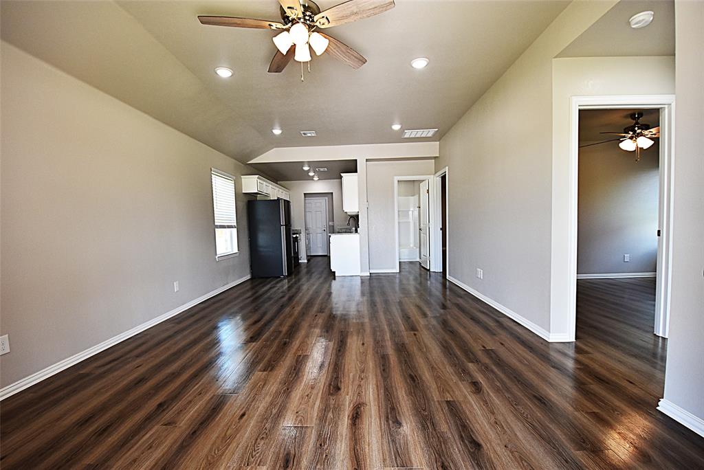 825 Elm Street Property Photo 2