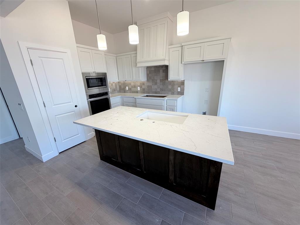 19501 Birchfield Drive Property Photo 2