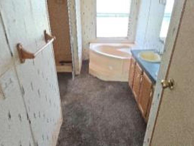 401 E 1st Street Property Photo 7