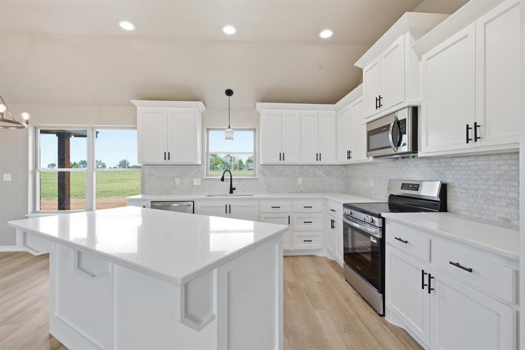40155 Green Prairie Property Photo 8