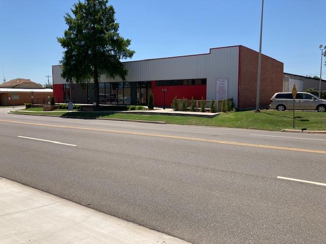 1132 W Britton Road Property Photo 5