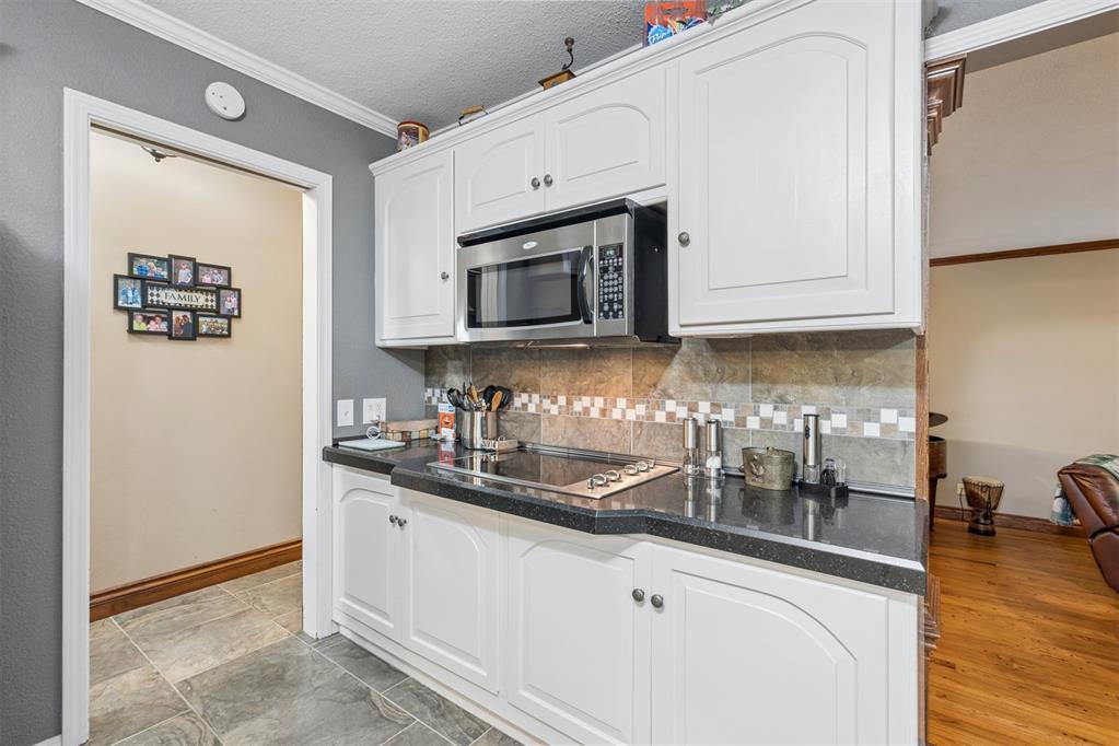 9409 Silver Lake Drive Property Photo 10