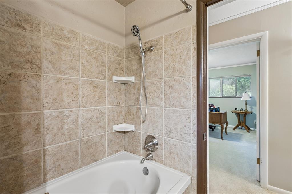 9409 Silver Lake Drive Property Photo 21