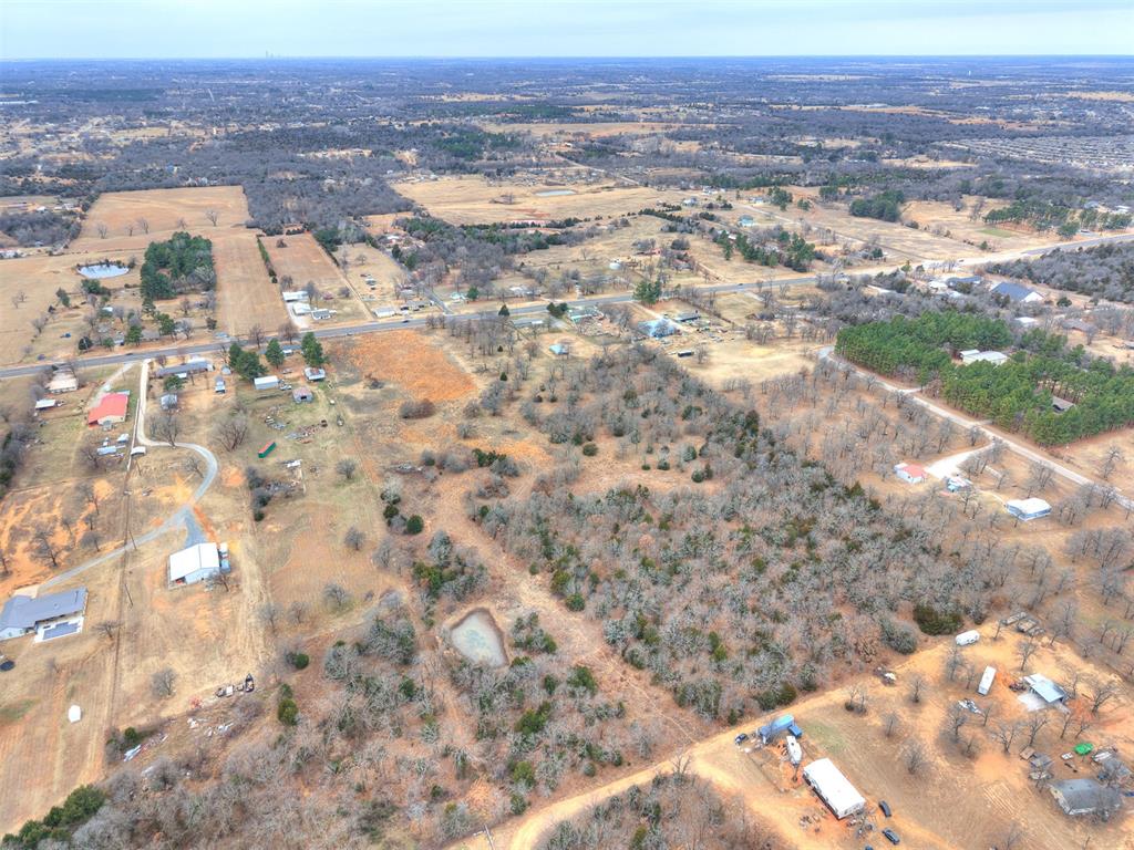 S Harrah Road Property Photo 8