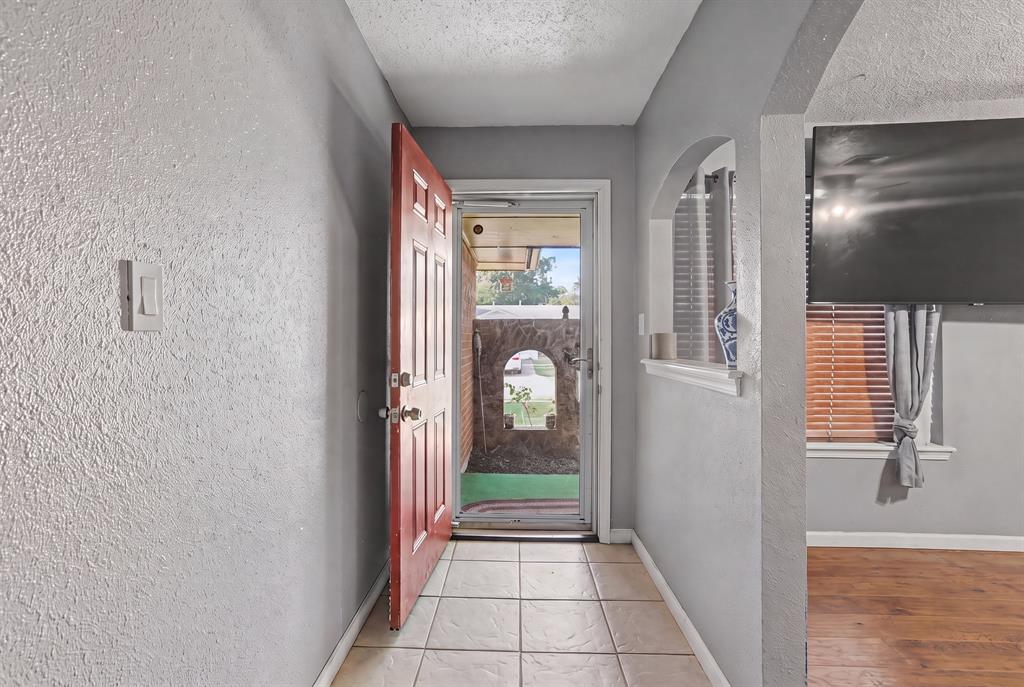 1228 Sw 92nd Street Property Photo 4