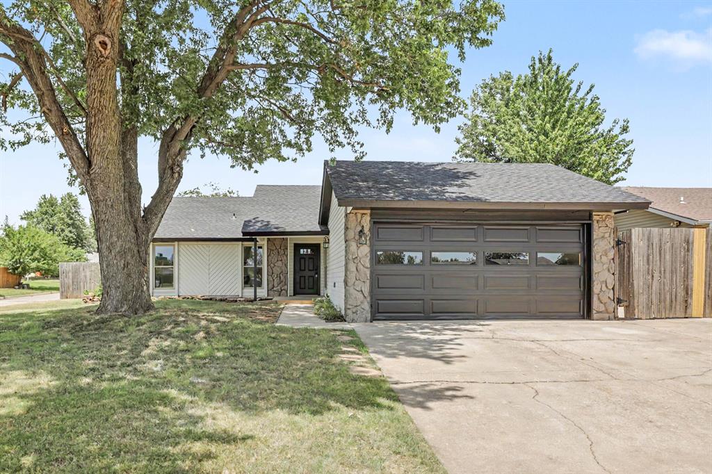 10333 Glascow Drive Property Photo 2