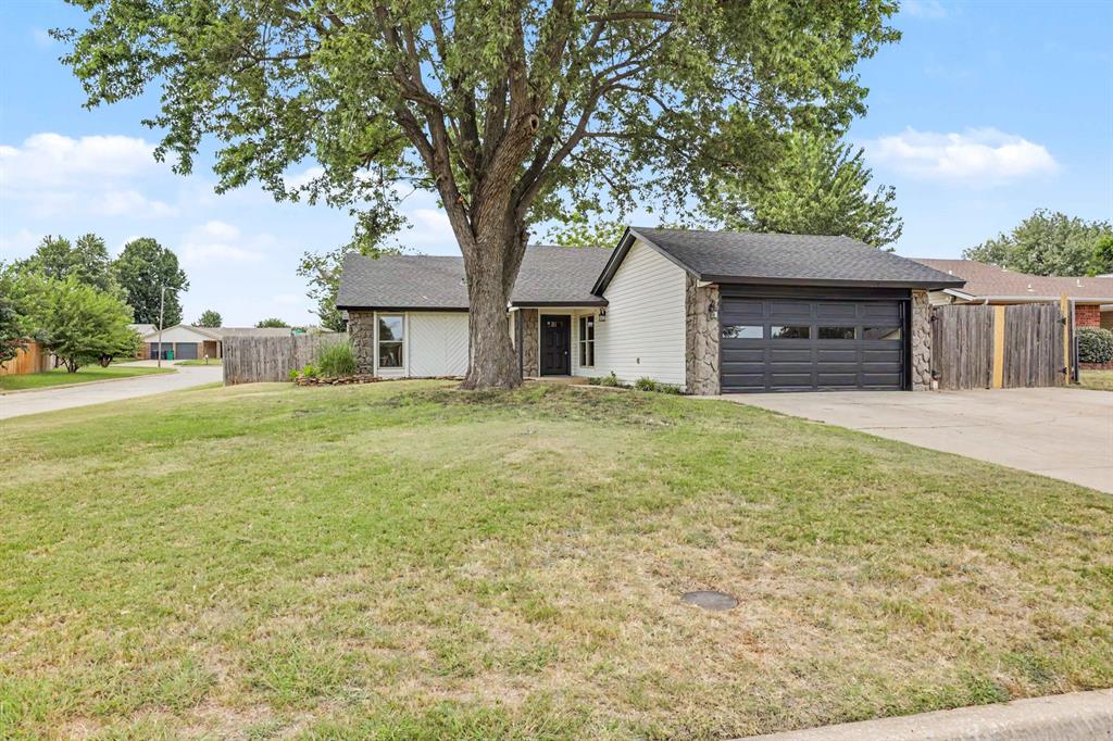 10333 Glascow Drive Property Photo 3