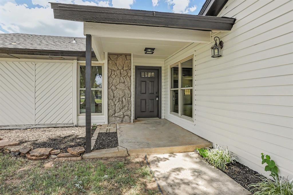 10333 Glascow Drive Property Photo 4