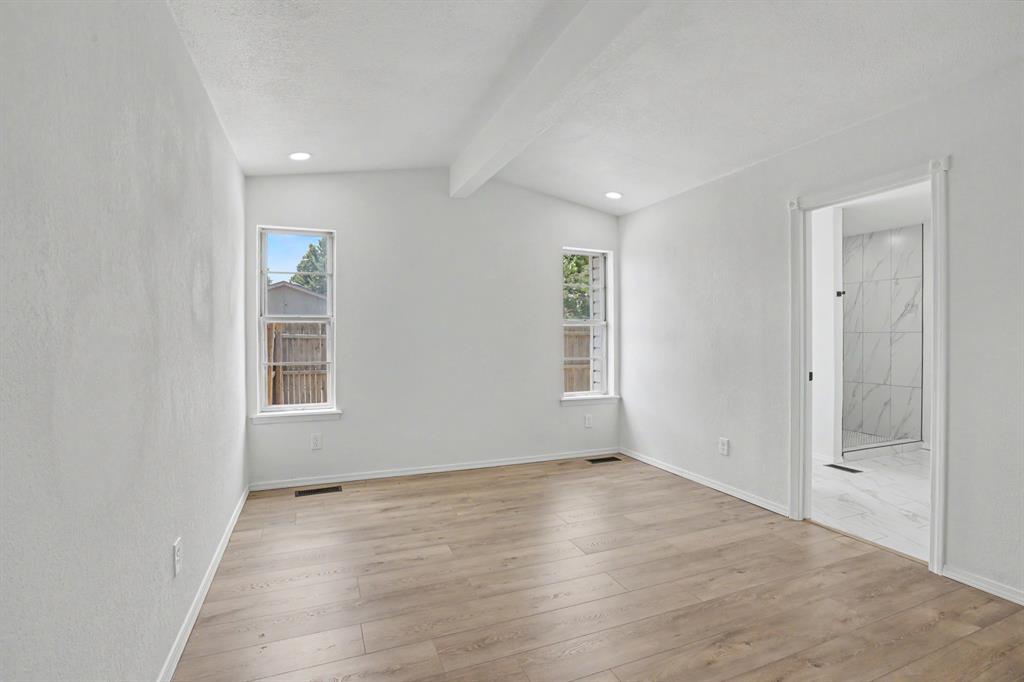 10333 Glascow Drive Property Photo 16