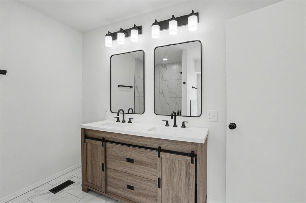 10333 Glascow Drive Property Photo 20