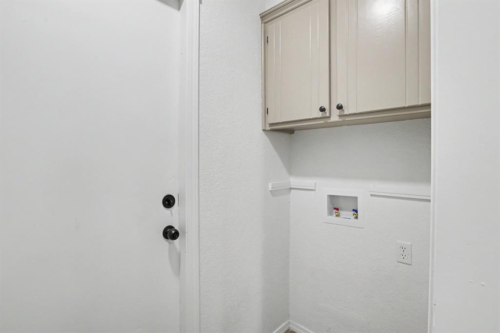 10333 Glascow Drive Property Photo 29