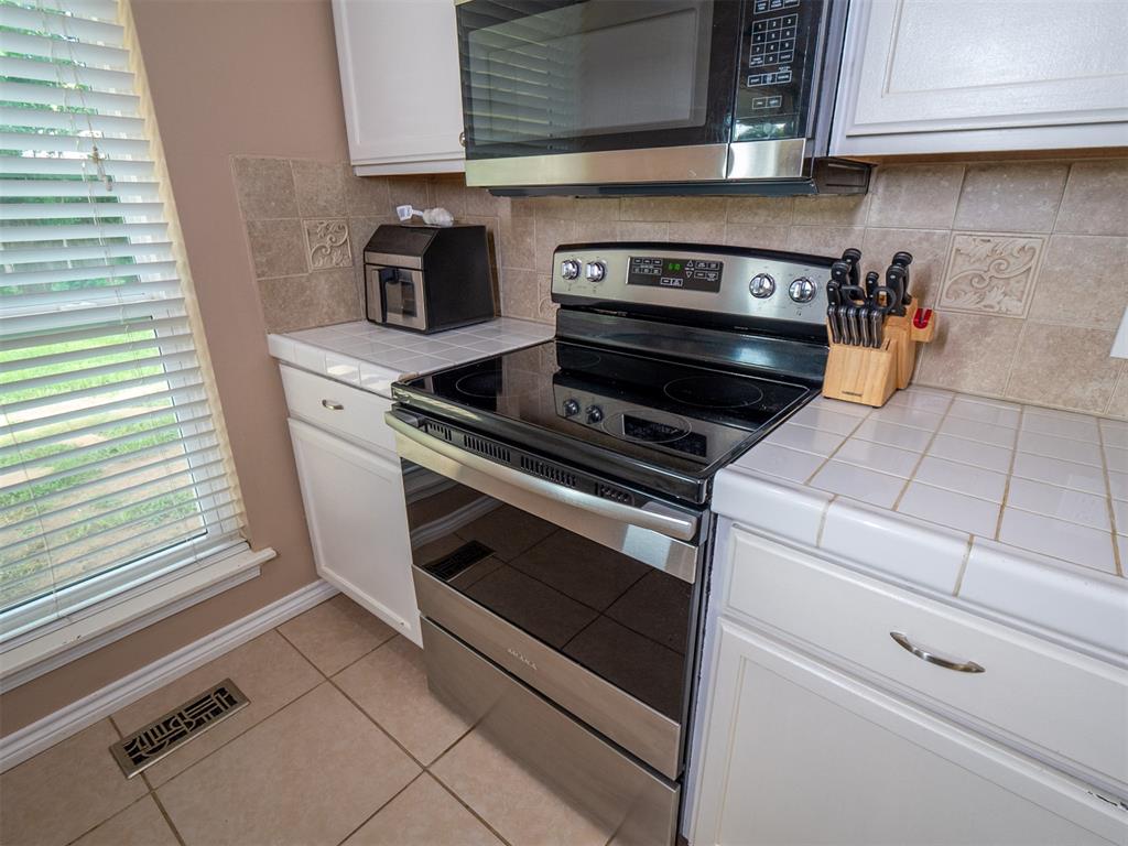 2109 Bois De Arc Circle Property Photo 5
