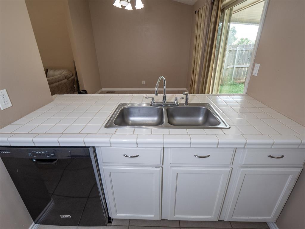 2109 Bois De Arc Circle Property Photo 6