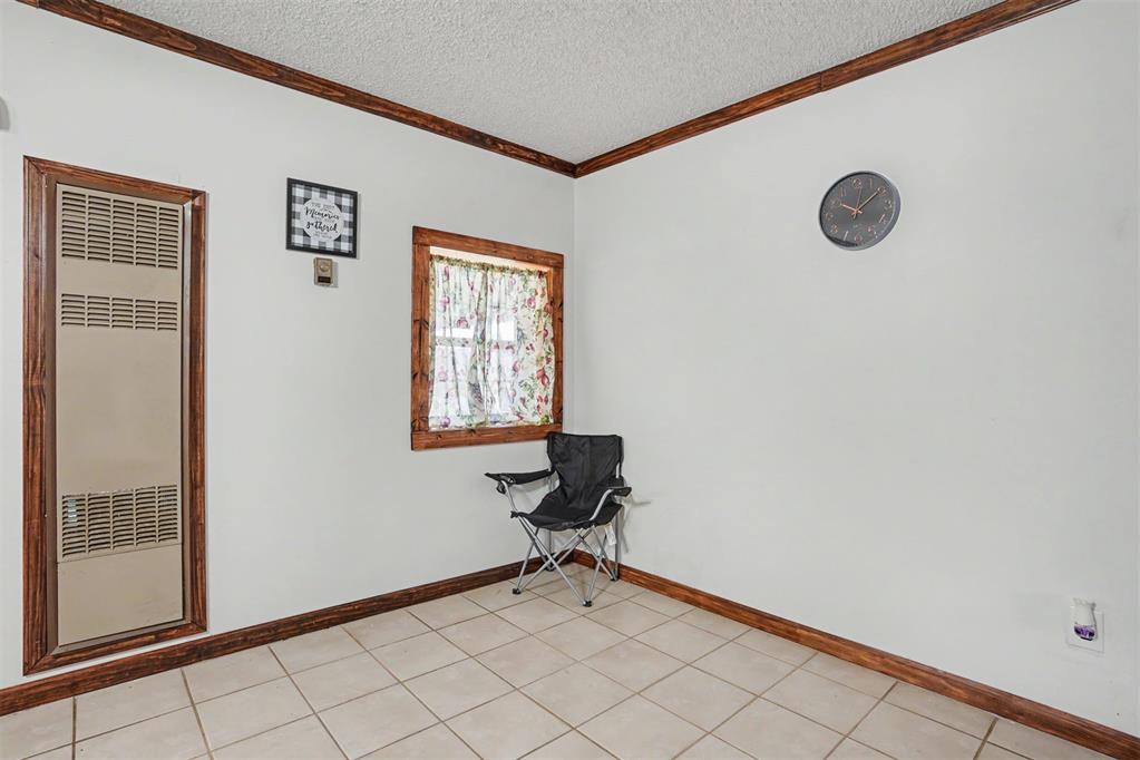 110 W Davis Street Property Photo 15