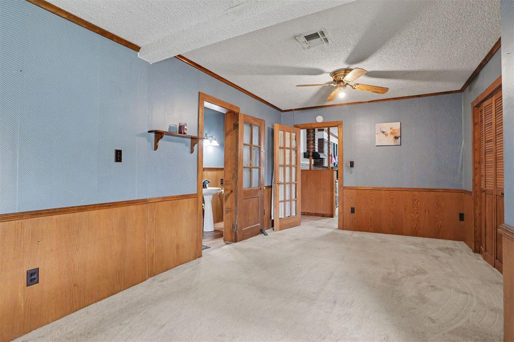 110 W Davis Street Property Photo 16