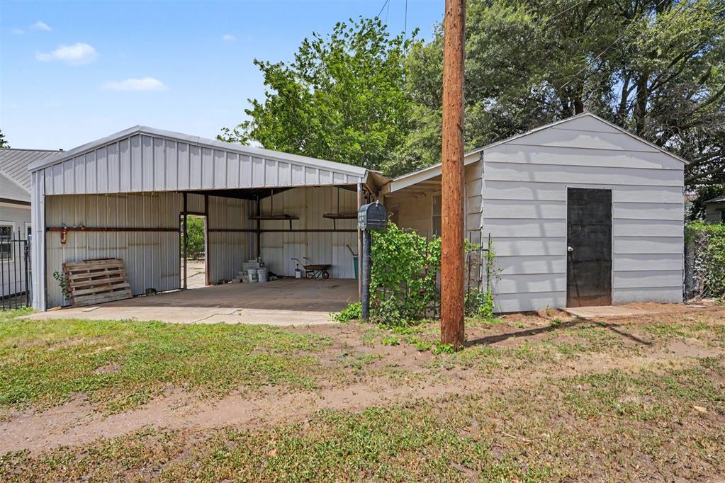 110 W Davis Street Property Photo 37