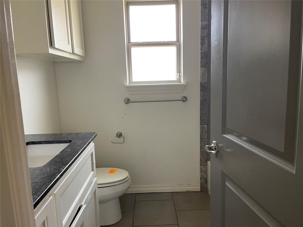 1637 Ne 35th Street Property Photo 8