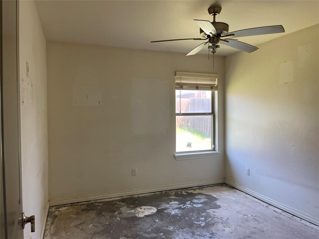 1637 Ne 35th Street Property Photo 9