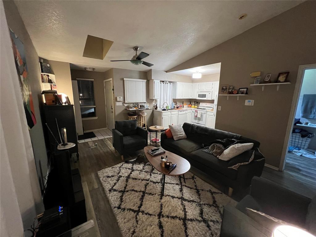 125 W Acres Street N Property Photo 2