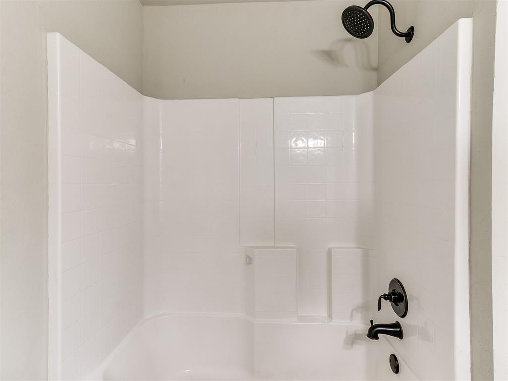 908 Laurel Creek Drive Property Photo 15