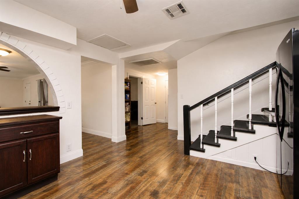 502 W Broadway Street Property Photo 5