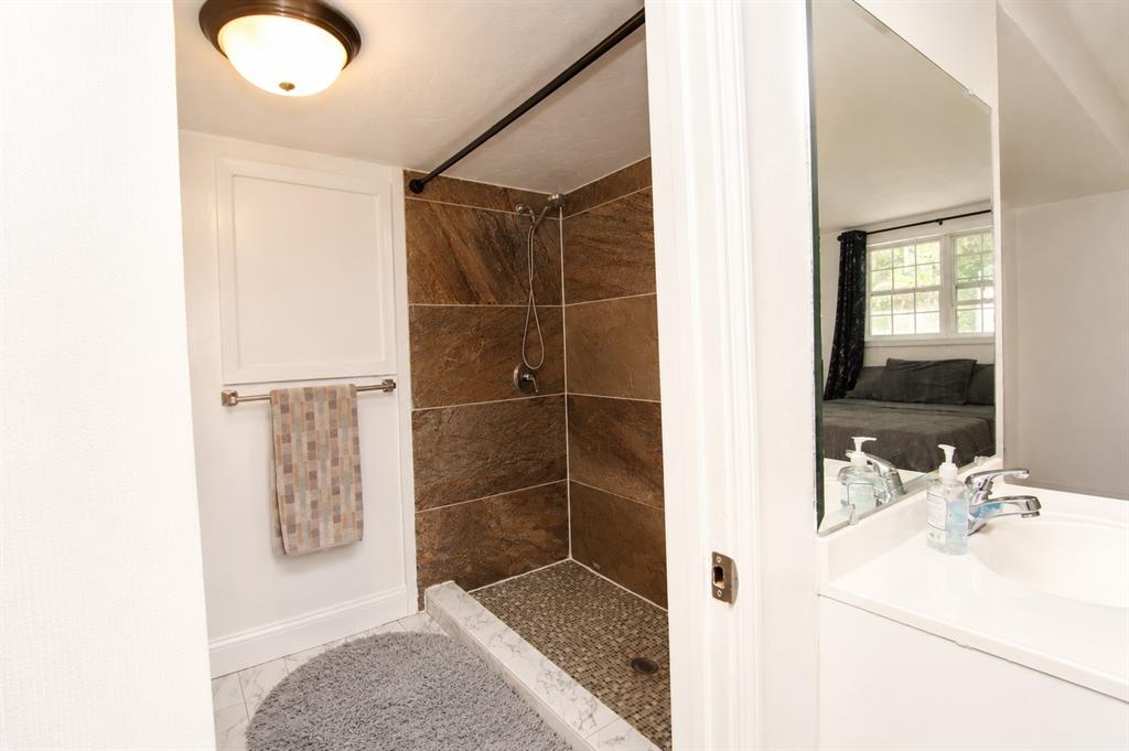 502 W Broadway Street Property Photo 18