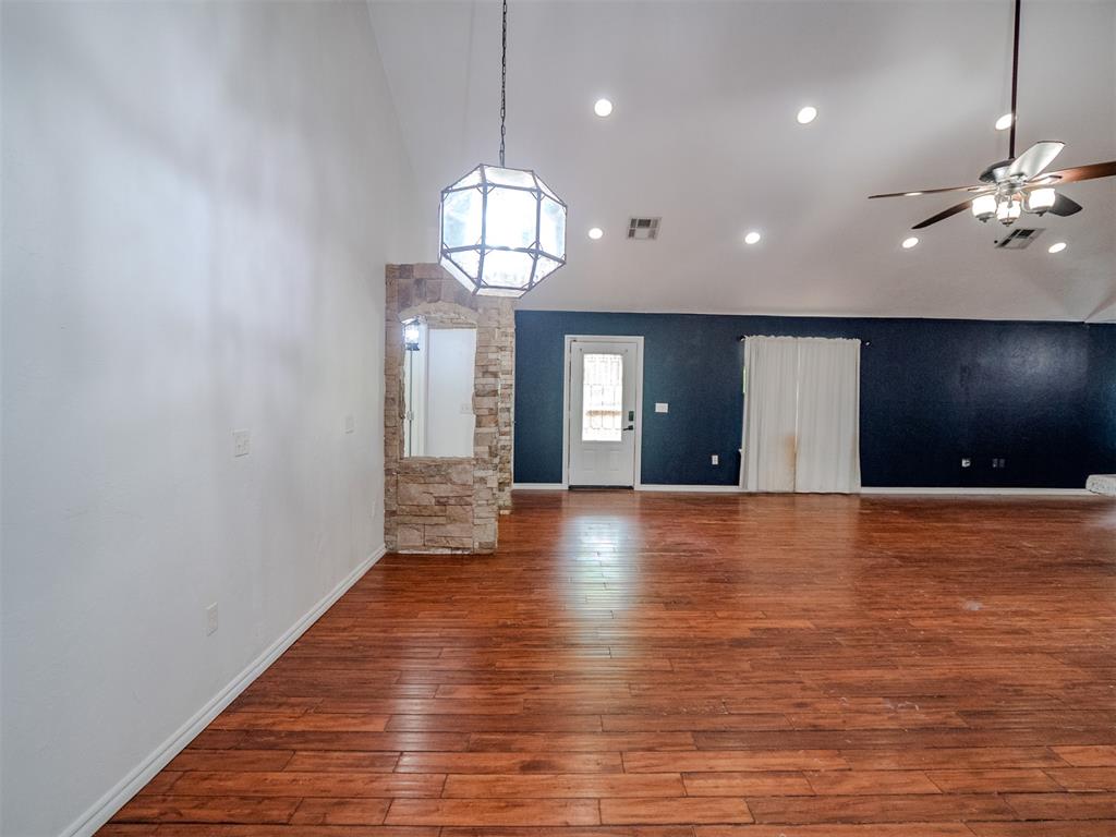 38 S Parkwood Drive Property Photo 15
