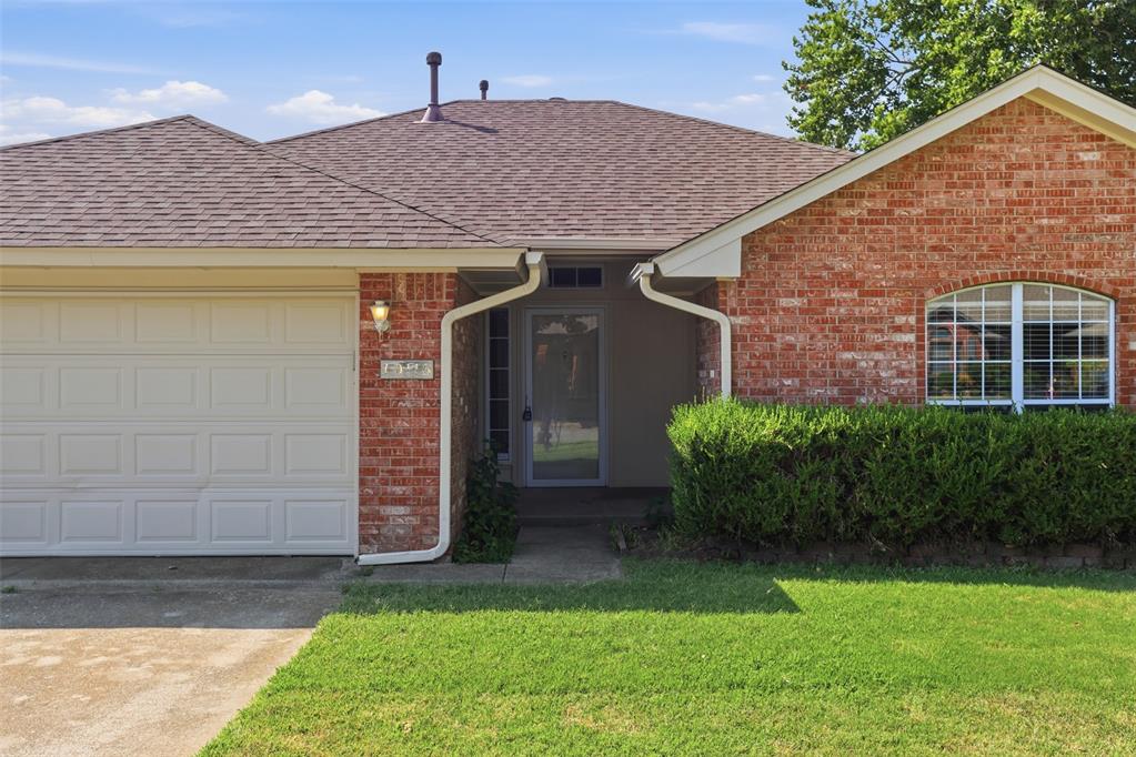 10116 Glascow Drive Property Photo 3