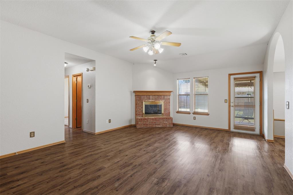 10116 Glascow Drive Property Photo 6