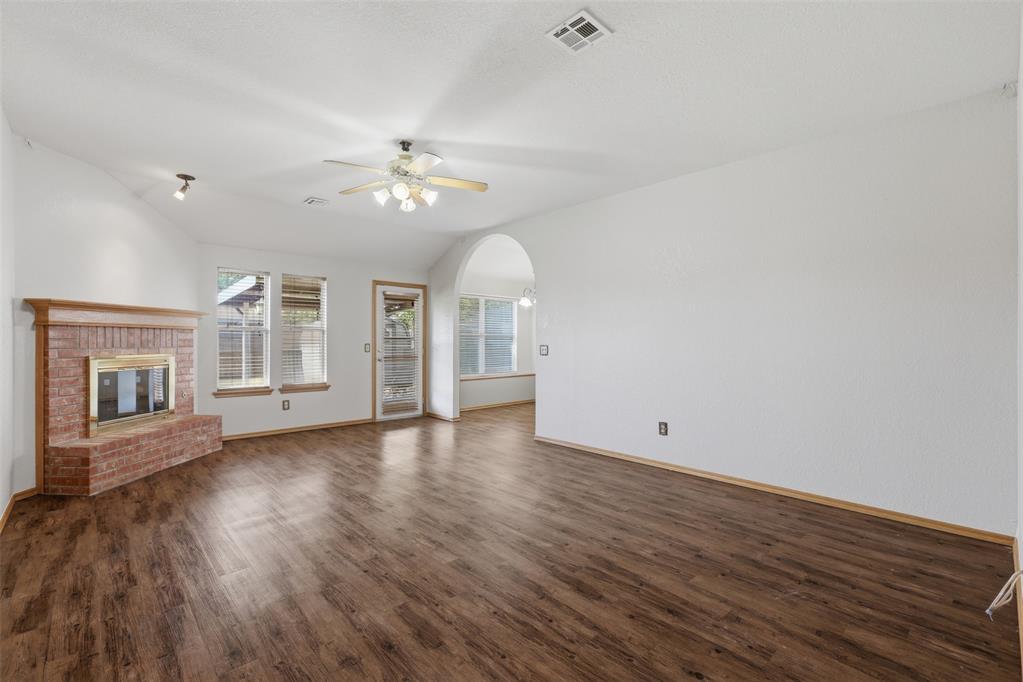 10116 Glascow Drive Property Photo 7