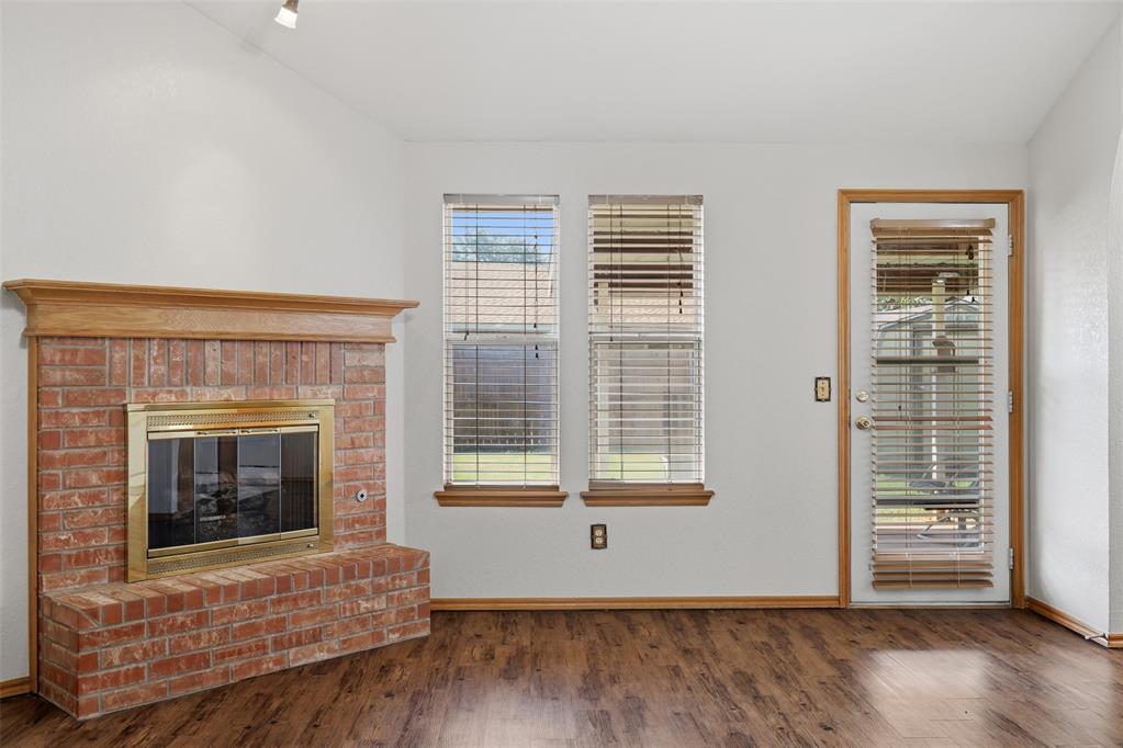 10116 Glascow Drive Property Photo 8
