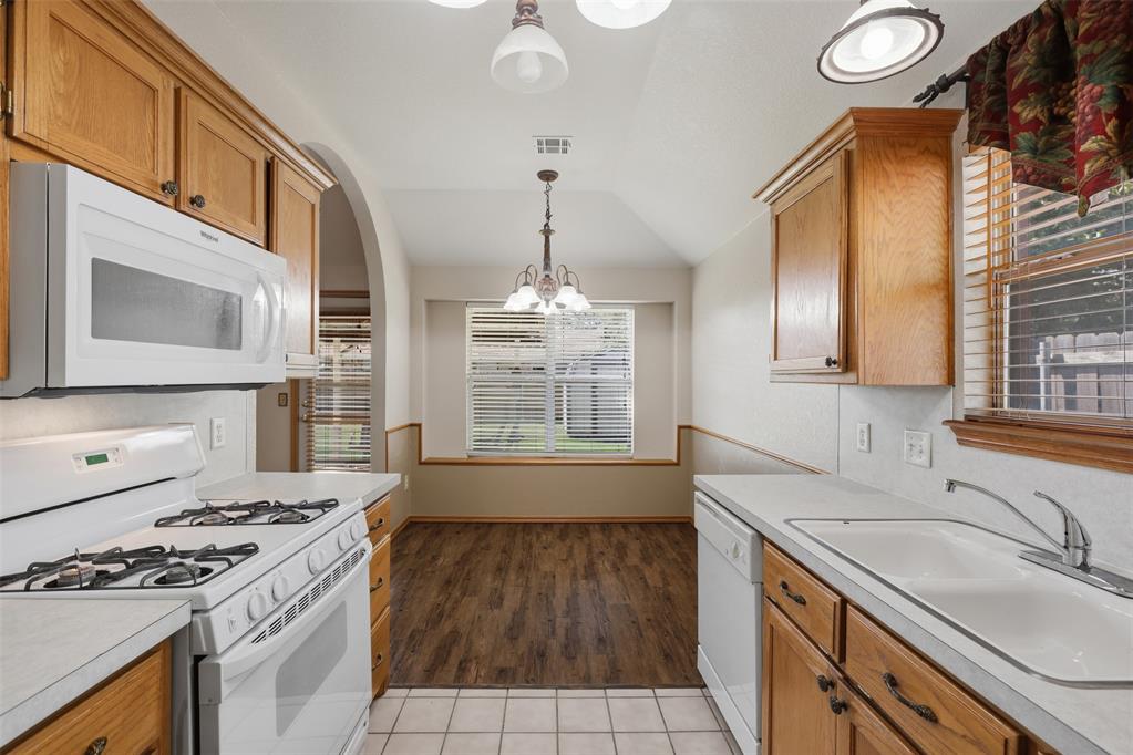 10116 Glascow Drive Property Photo 11