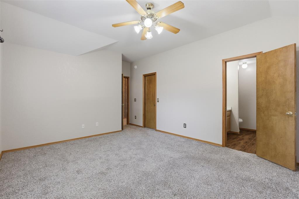 10116 Glascow Drive Property Photo 17
