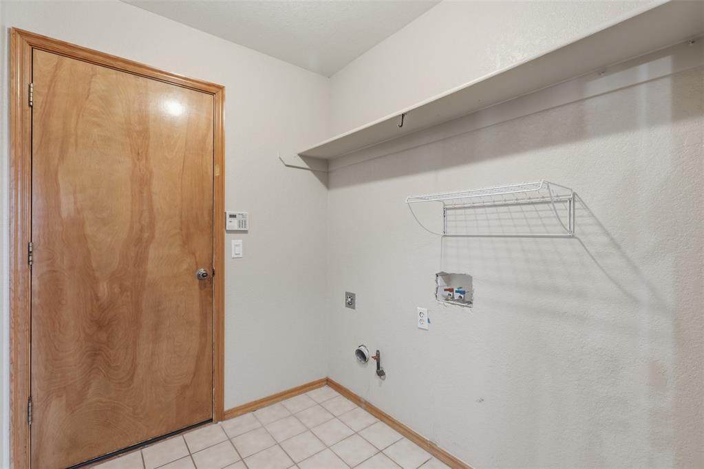 10116 Glascow Drive Property Photo 26