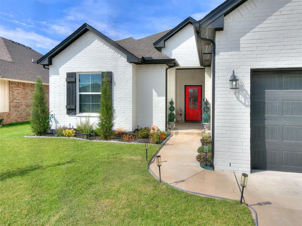 10812 Glover River Drive Property Photo 2