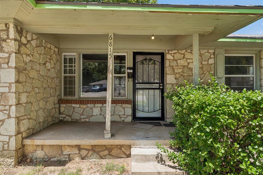 6815 Nw 50th Street Property Photo 2