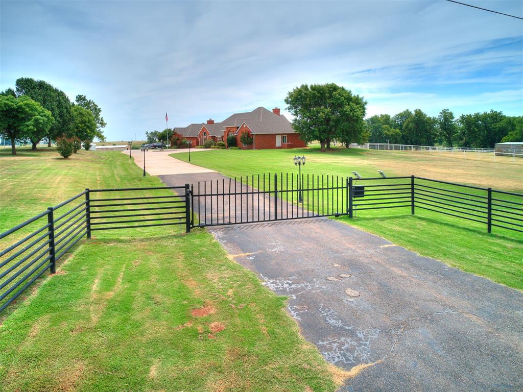 3160 Long Drive Property Photo 5