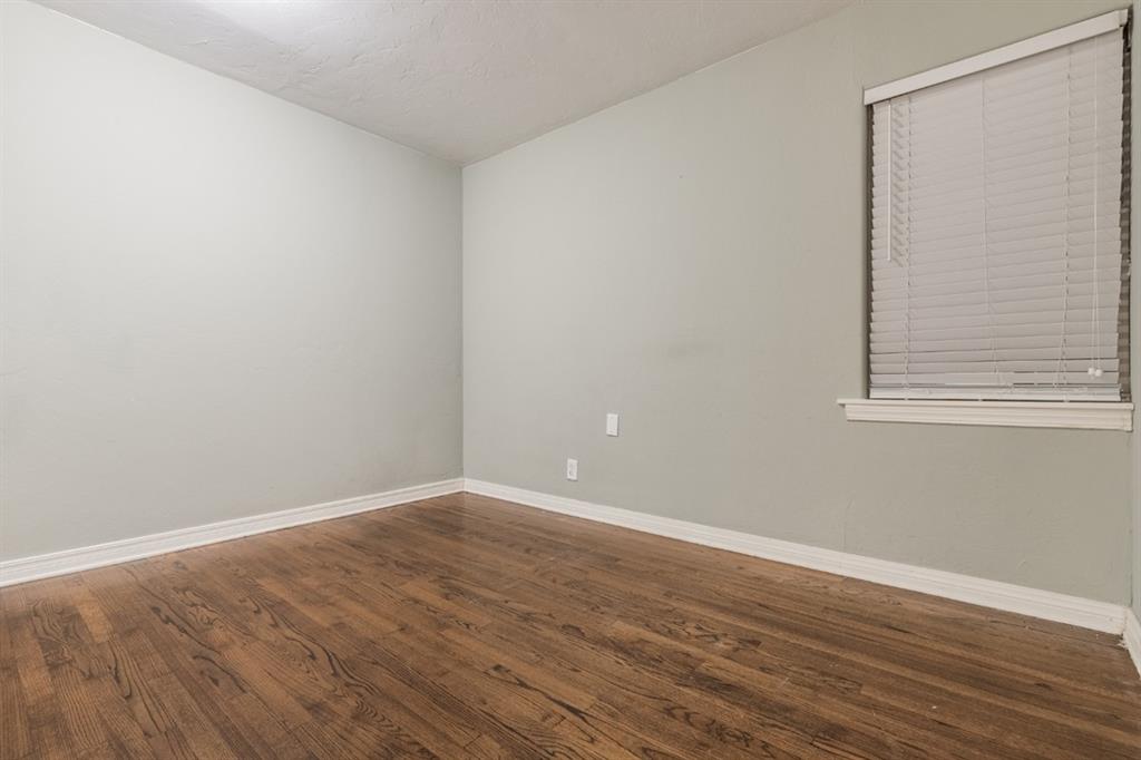 1906 Dorchester Drive Property Photo 14