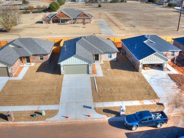 1619 Highland Loop Property Photo 3