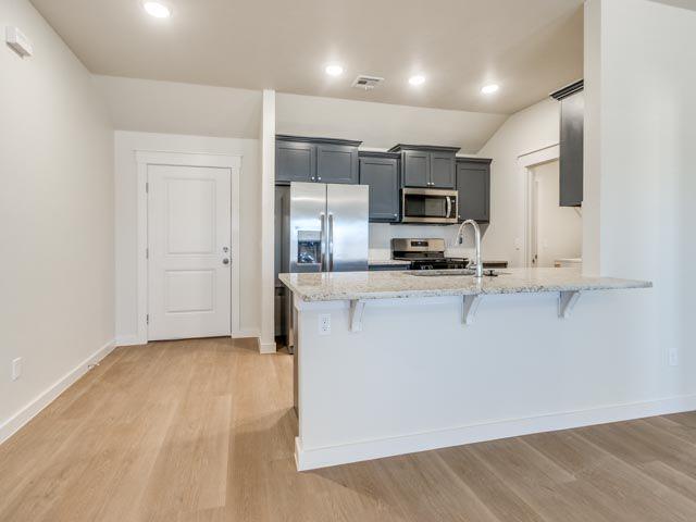 1619 Highland Loop Property Photo 14