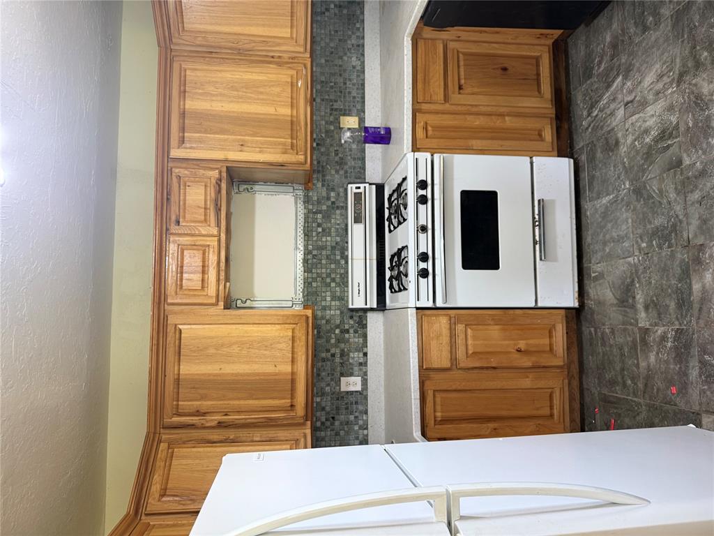 9792 County Road 3605 Property Photo 3