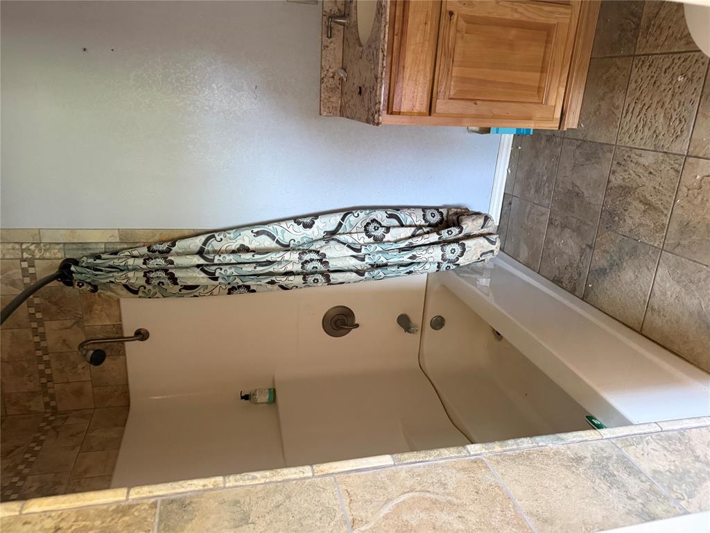 9792 County Road 3605 Property Photo 5