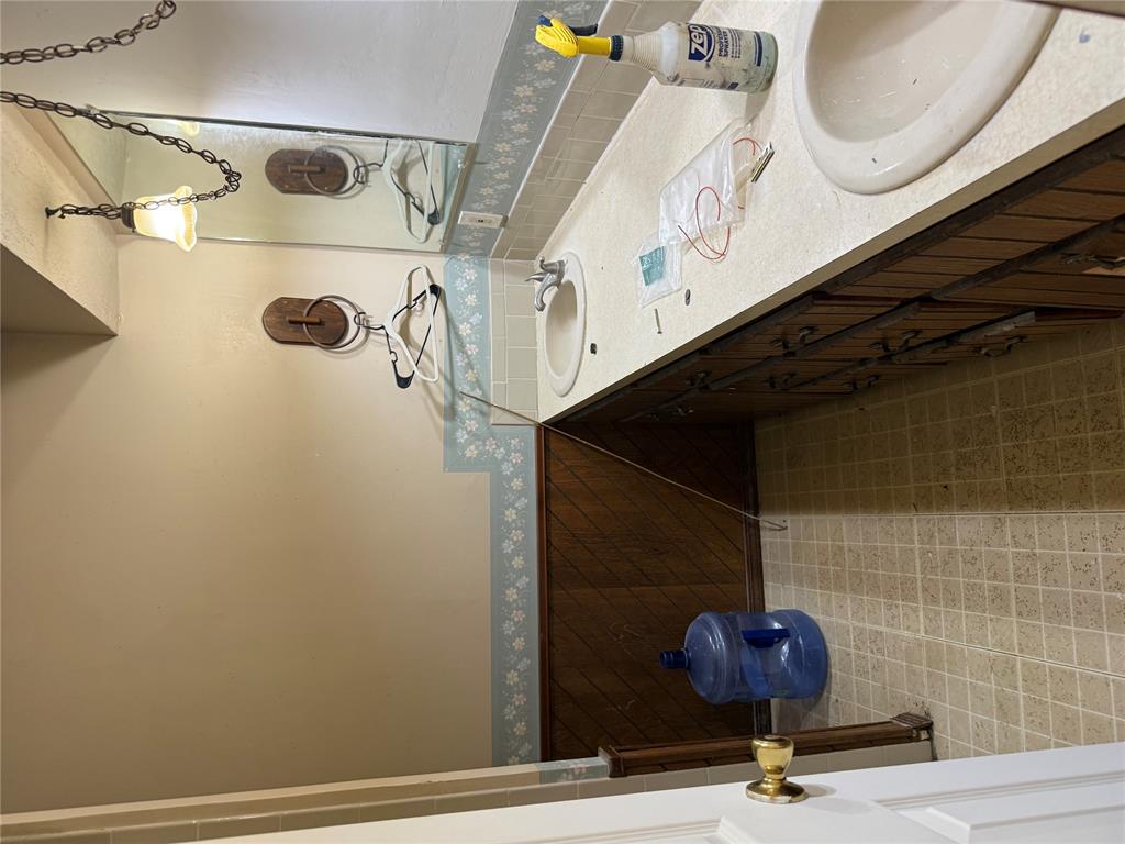 9792 County Road 3605 Property Photo 7
