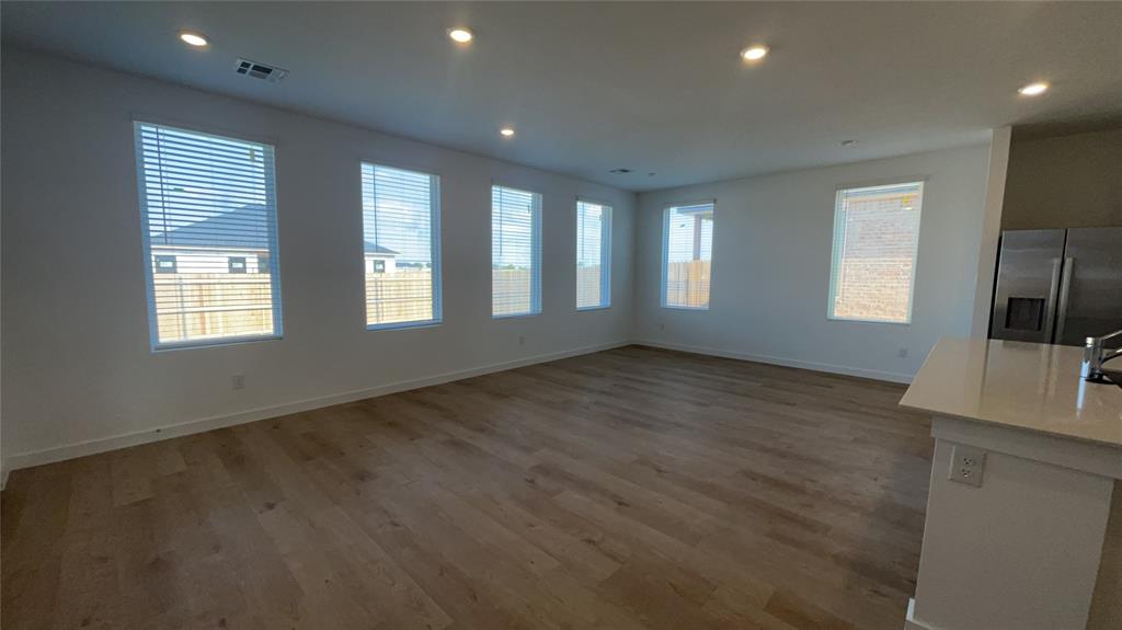 20417 Mule Deer Drive Property Photo 4