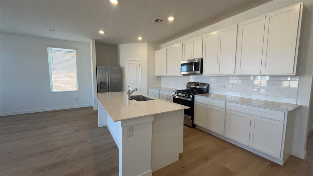 20417 Mule Deer Drive Property Photo 6