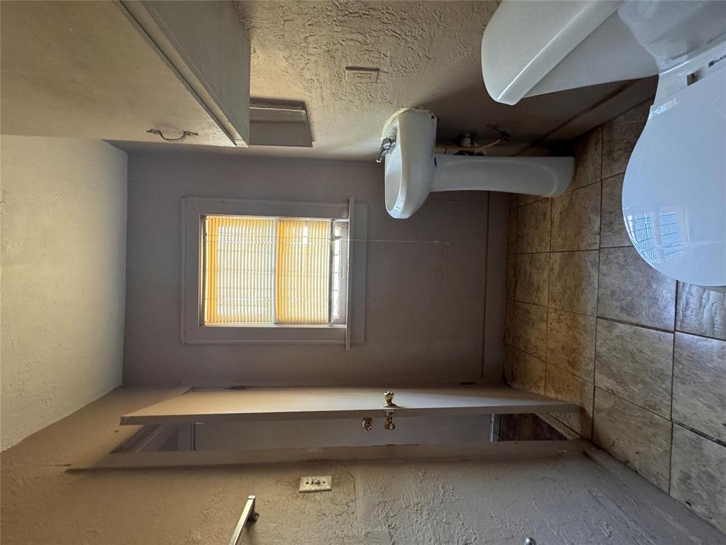 1837 Ne 24th Street Property Photo 5