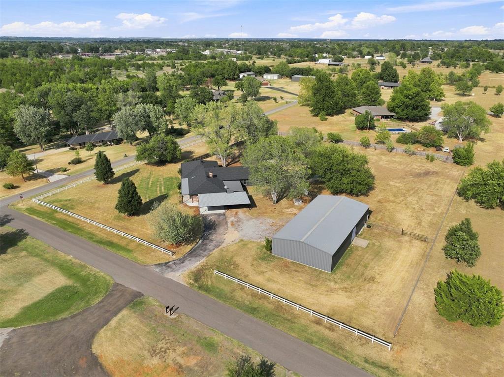 310 Cottonwood Drive Property Photo 2