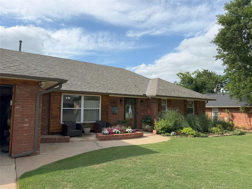6445 N Sterling Drive Property Photo 2