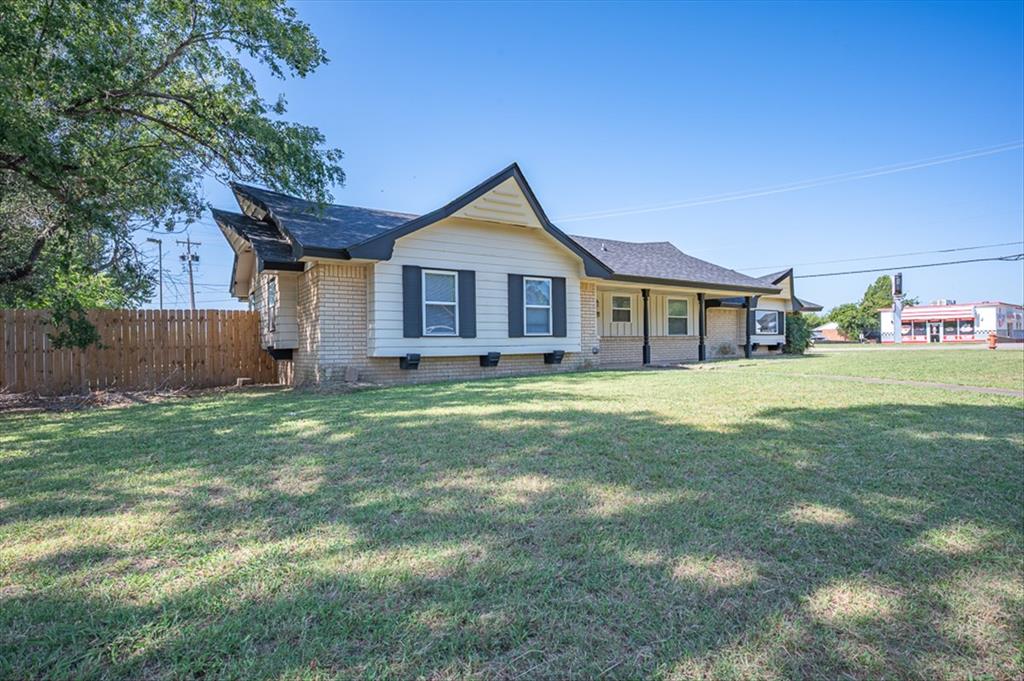 100 Bellaire Drive Property Photo 2