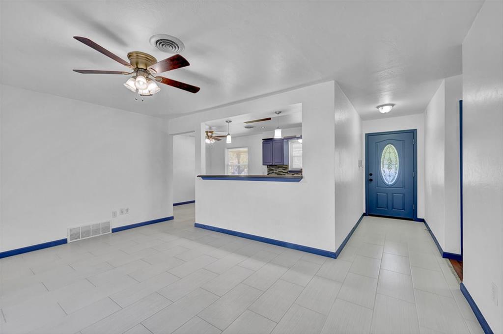 100 Bellaire Drive Property Photo 6